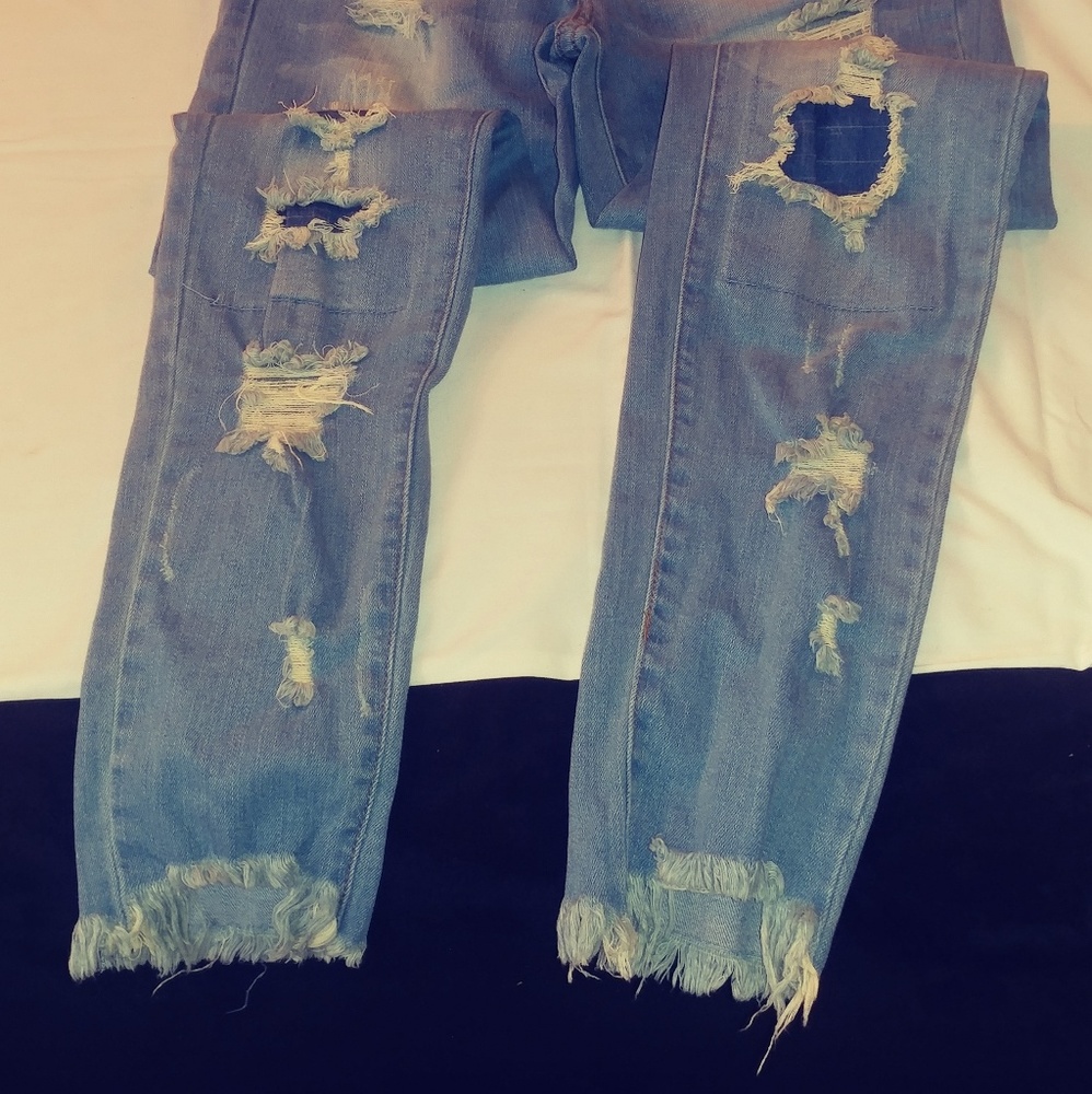 Distressed Jeans - Picture 2 of 3